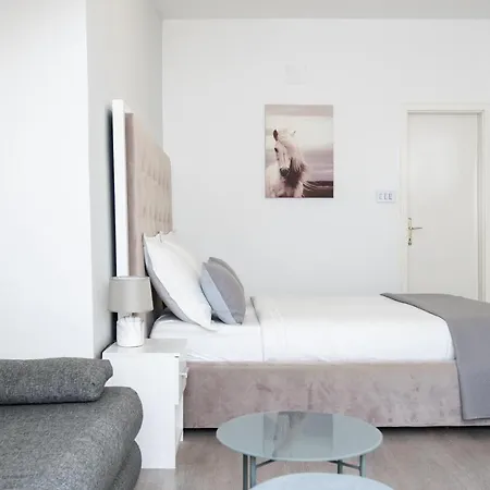 Maris Apartment *